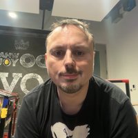 Selfie of a man uploaded to HeadshotPro AI headshot generator